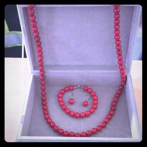 Red beaded jewelry set